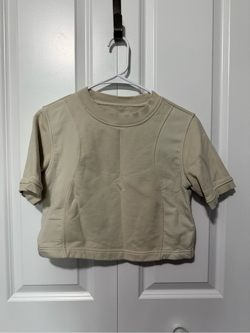lululemon athletica - Scuba - Cream Crop Top - best for 2/6